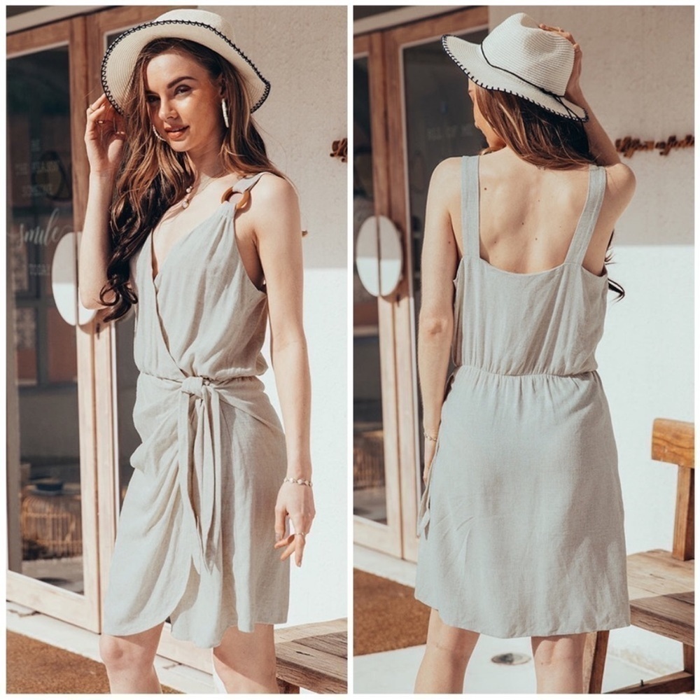 CUPSHE NWT Jeanette O-ring Wrap Tie Waist Dress
Size M - Picture 1 of 12